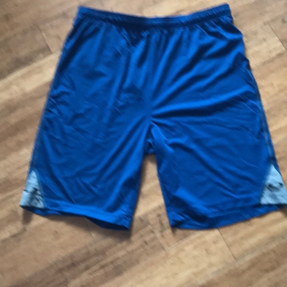 Oakley Other - Mens Oakley shorts!